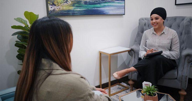 Psychiatrist vs Therapist: Avoid the Costly Mix-Up